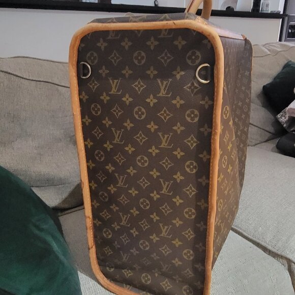 Louis Vuitton - Picture 8 of 11